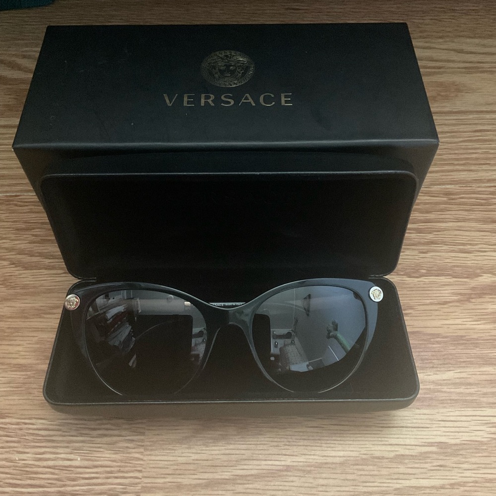 Versace Elegant Black Sunglasses